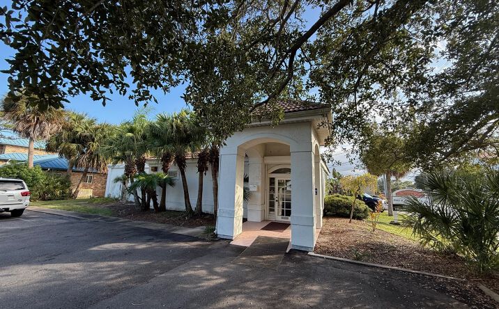 Pictures of Office property located at 1405 Pine St, Melbourne, FL 32901 for sales - image #1