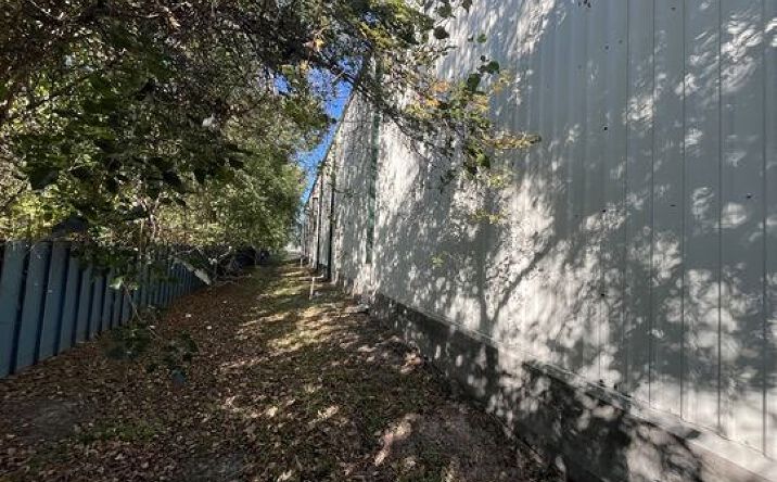 Pictures of Land property located at 9904A Deer Trail Dr, Houston, TX 77038 for sales - image #1