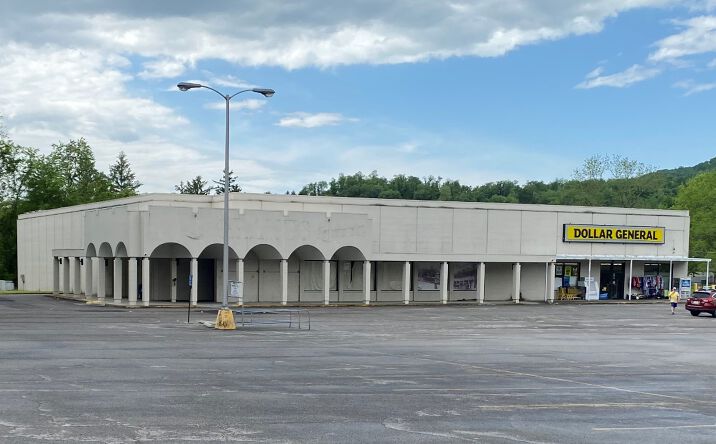 Pictures of Retail property located at 900 Wenonah Ave, Pearisburg, VA 24134 for sales - image #1