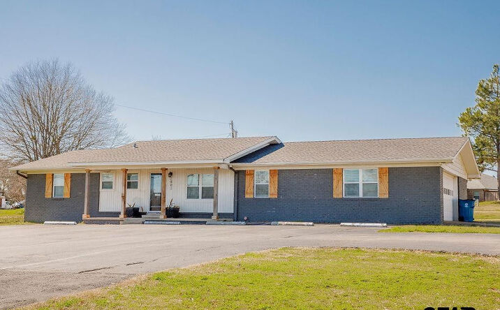 Pictures of Office property located at 1501 S Main St, Lindale, TX 75771, Lindale, TX 75771 for sales - image #1