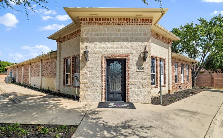 Pictures of Retail property located at 450 W Harwood Rd, Hurst, TX 76054 for sales - image #1