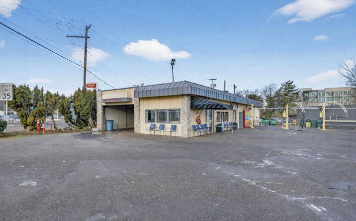 Pictures of Retail, Special Purpose property located at 12425 SW Canyon Rd, Beaverton, OR 97005 for sales - image #1