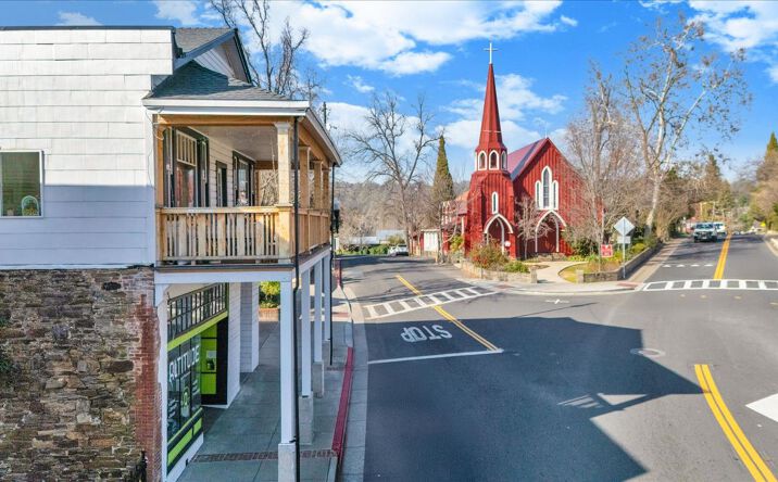 Pictures of Mixed Use, Retail property located at 134 N Washington St, Sonora, CA 95370 for sales - image #1