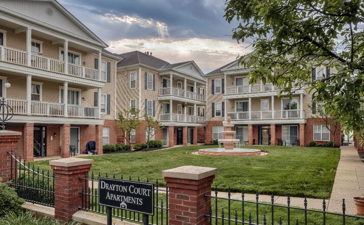 Pictures of Multifamily property located at 1753 Drayton Park Ct, Columbus, OH 43212 for sales - image #1