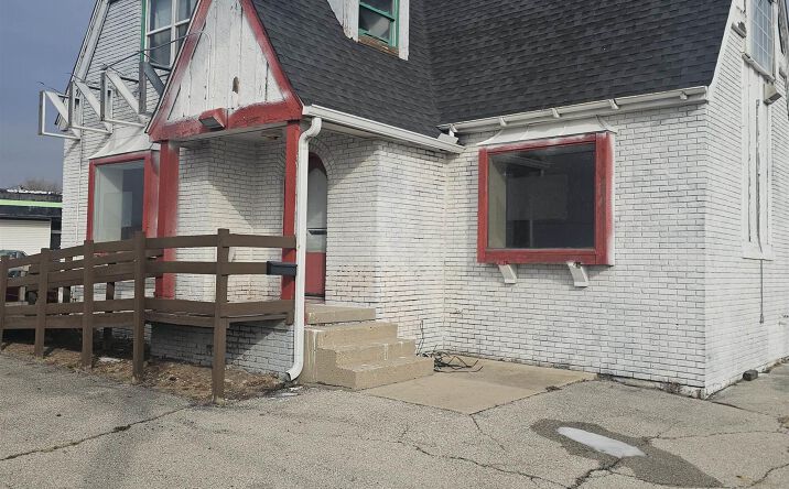 Pictures of Office, Retail property located at 3212 N UNIVERSITY Street, Peoria, IL 61604 for sales - image #1