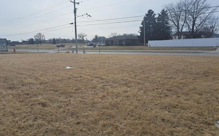 Pictures of Land property located at Lot 6 Illini Plaza, Silvis, IL 61282 for sales - image #1