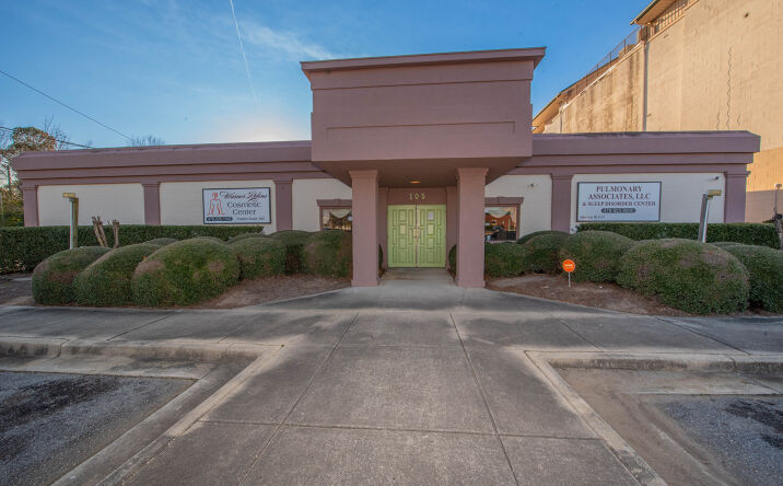 Pictures of Office property located at 105 Briarcliff Rd, Warner Robins, GA 31088 for sales - image #1