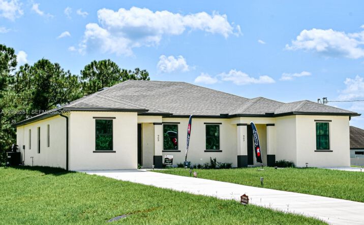 Pictures of Multifamily property located at 434/436 Bell, Lehigh Acres, FL 33974 for sales - image #1