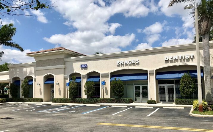 Pictures of Retail, Office property located at 2575 Glades Cir, Weston, FL 33327 for sales - image #1