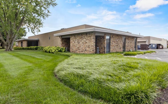 Pictures of Industrial property located at 8004-8008 Castleway Drive, Indianapolis, IN 46250 for sales - image #1