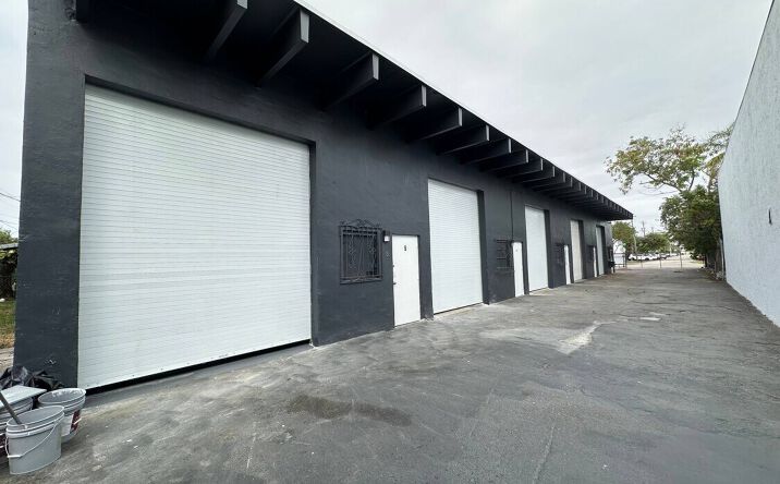 Pictures of Industrial property located at 5812 SW 25th St, West Park, FL 33023 for sales - image #1