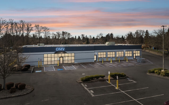 Pictures of Office property located at 499 Valley River Center, Eugene, OR 97401 for sales - image #1
