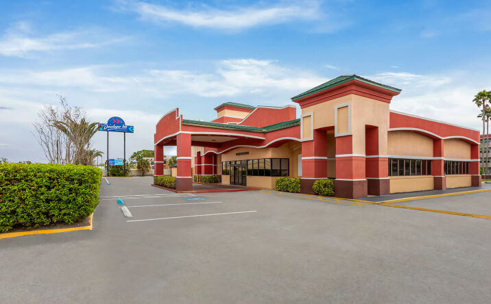 Pictures of Hospitality property located at 2500 33rd St, Orlando, FL 32839 for sales - image #1