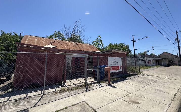 Pictures of Mixed Use property located at 910 Clark Ave, San Antonio, TX 78210 for sales - image #1