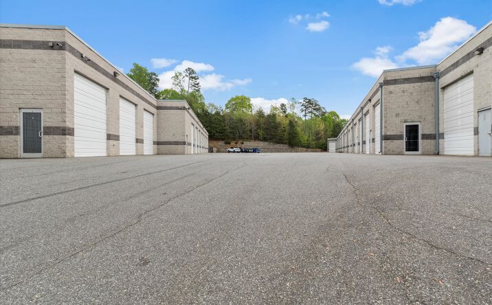 Pictures of Industrial, Mixed Use, Office, Self Storage property located at 291-295Cayuga Dr, Mooresville, NC 28117 for sales - image #1
