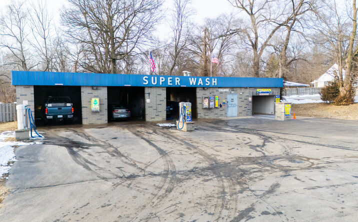 Pictures of Business for Sale, Industrial property located at 729 S Main St, Creve Coeur, IL 61610 for sales - image #1