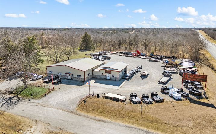 Pictures of Industrial property located at 204 Co Rd 4225, Bonham, TX 75418 for sales - image #1