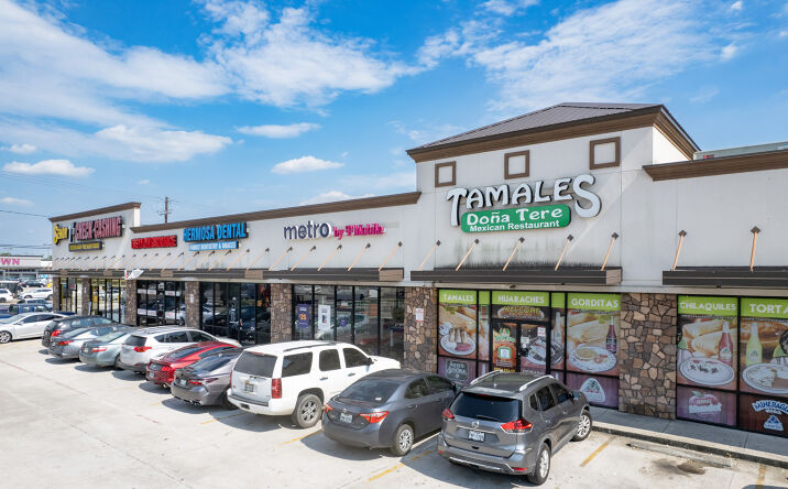 Pictures of Retail property located at 920 E Little York Rd, Houston, TX 77076 for sales - image #1