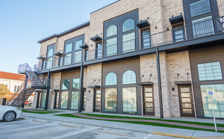 Pictures of Multifamily property located at 2007 Main St, Lubbock, TX 79401 for sales - image #1