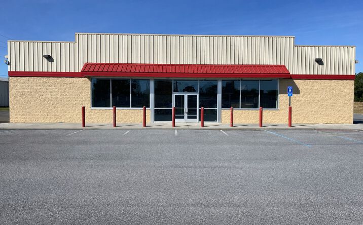 Pictures of Retail property located at 1291 Pine St, Unadilla, GA 31091 for sales - image #1