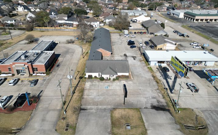 Pictures of Land, Office, Retail property located at 2100 FM 365, Nederland, TX 77627 for sales - image #1