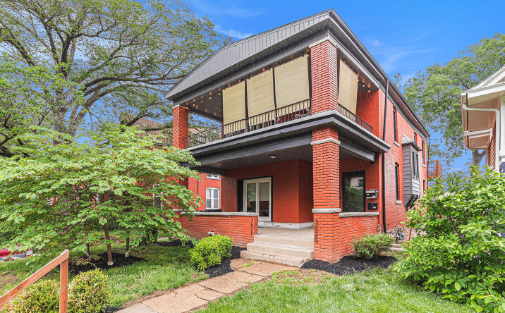 Pictures of Multifamily property located at 3627 Wyandotte St, Kansas City, MO 64111 for sales - image #1