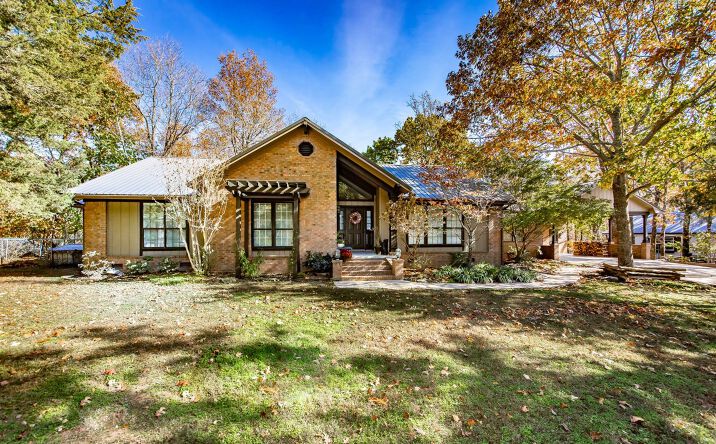 Pictures of Land property located at 148 Cooper Point Drive, Mountain View, USA 72560 for sales - image #1