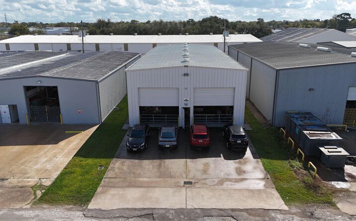 Pictures of Industrial property located at 1408 Illinois St, South Houston, TX 77587 for sales - image #1