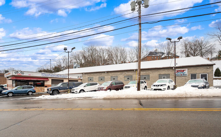 Pictures of Retail property located at 186 Perry Hwy, Pittsburgh, PA 15229 for sales - image #1