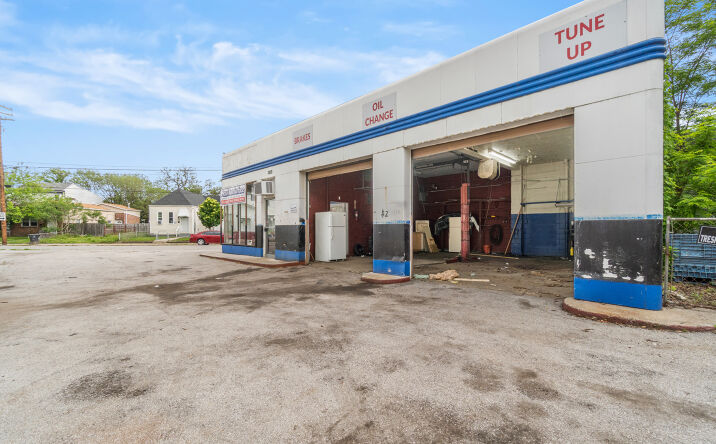Pictures of Retail property located at 1828 Bank St, Louisville, KY 40203 for sales - image #1