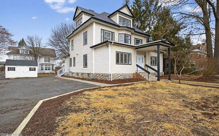 Pictures of Retail, Mixed Use property located at 901 Bedford Rd, Schenectady, NY 12308 for sales - image #1