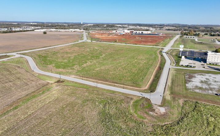 Pictures of Land property located at Corner Of Lovers Ln. And Conference Center Dr, Hopkinsville, KY 42240 for sales - image #1