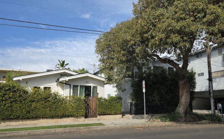 Pictures of Multifamily property located at 11565 Iowa Ave, Los Angeles, CA 90025 for sales - image #1