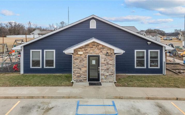 Pictures of Office, Retail property located at 2707 MATTHEW Drive, Sedalia, MO 65301 for sales - image #1