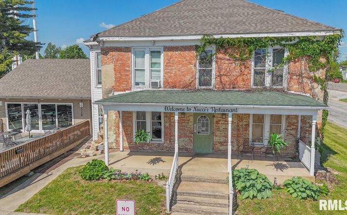 Pictures of Retail property located at 231 N MADISON Street, Pittsfield, IL 62363 for sales - image #1