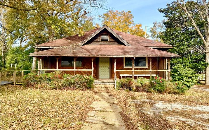 Pictures of Special Purpose property located at 2706 E Oak Street, Jena, LA 71342 for sales - image #1