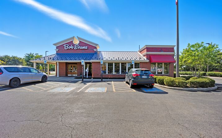 Pictures of Retail property located at 23 Huber Village Blvd, Westerville, OH 43081 for sales - image #1