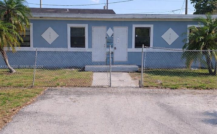 Pictures of Multifamily property located at 908 SW Avenue D, Belle Glade, FL 33430 for sales - image #1