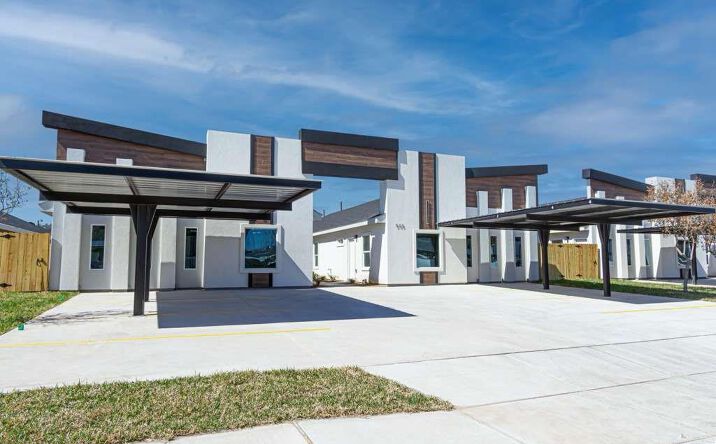 Pictures of Multifamily property located at 403 N Emerald Avenue, Edinburg, TX 78541 for sales - image #1