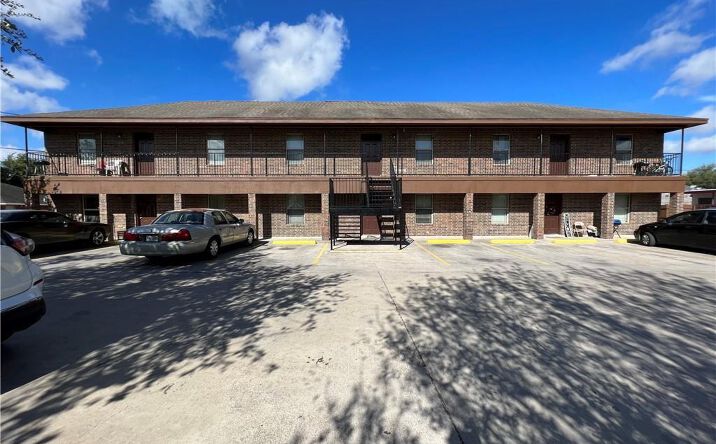 Pictures of Multifamily property located at 118 Brazil Avenue, Hidalgo, TX 78557 for sales - image #1