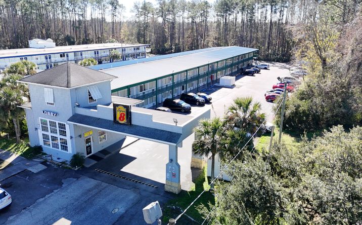 Pictures of Hospitality property located at 1220 Boone St, Kingsland, GA 31548 for sales - image #1