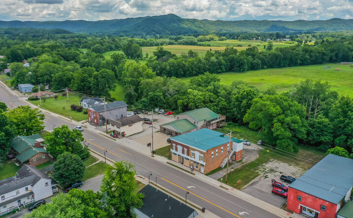 Pictures of Hospitality, Mixed Use, Multifamily property located at 494 & 488 N main Street S, Stanton, KY 40380 for sales - image #1