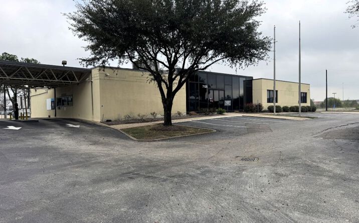 Pictures of Office, Retail property located at 7125 Gulf Fwy, Houston, TX 77087 for sales - image #1