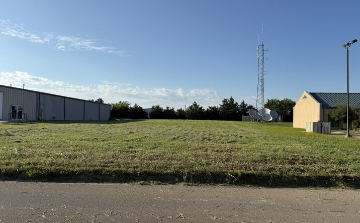 Pictures of Land property located at 402 E Thomas Ave, Stillwater, OK 74075 for sales - image #1
