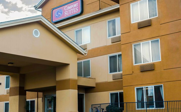 Pictures of Hospitality property located at 11340 SW 60th Ave, Portland, OR 97219 for sales - image #1