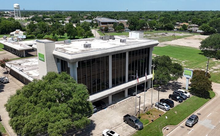 Pictures of Office, Industrial, Mixed Use property located at 1425 N Dallas Ave, Lancaster, TX 75134 for sales - image #1