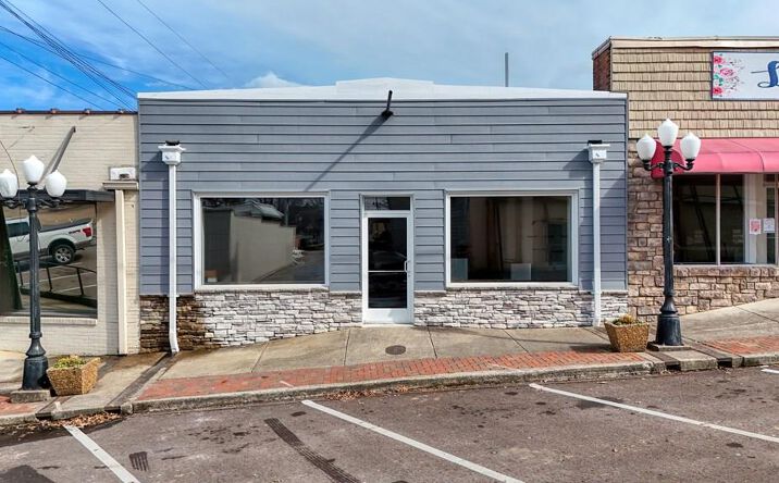 Pictures of Office, Retail property located at 12844 Paris Street, Huntingdon, TN 38344 for sales - image #1