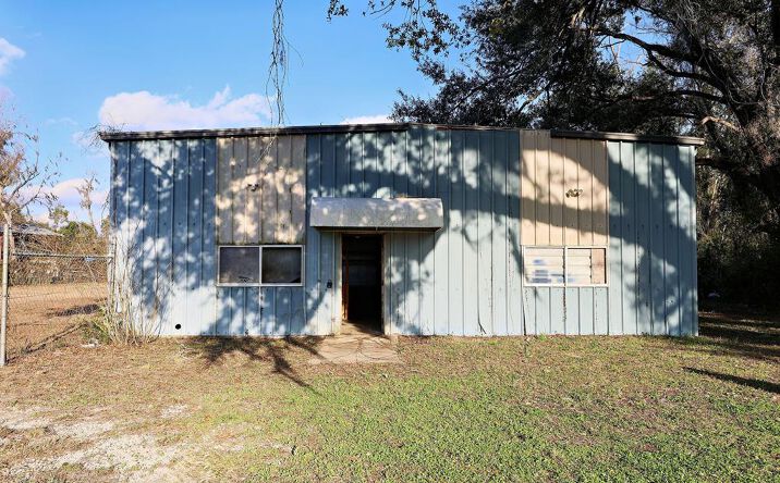 Pictures of Industrial property located at 2016 US 221 N, Perry, FL 32348 for sales - image #1