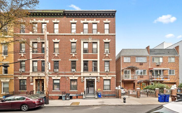 Pictures of Multifamily property located at 32-80 30th St, Astoria, NY 11106 for sales - image #1