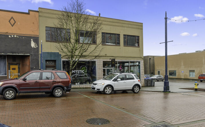 Pictures of Mixed Use, Multifamily, Office, Retail property located at 615 4th St, Bremerton, WA 98337 for sales - image #1